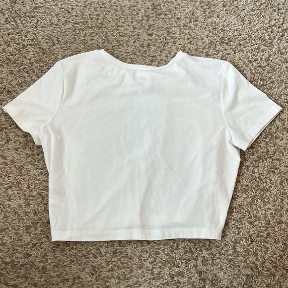 Cropped White, Black and Green Short Sleeve Tees Set - Size Medium / Large - Picture 9 of 9